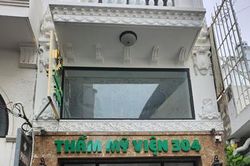 Chưa được cấp phép, thẩm mỹ viện 304 vẫn phẫu thuật cắt bọng mắt