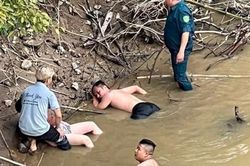 Đắk Lắk: Thanh niên nhảy xuống dòng nước xiết cứu một phụ nữ nhảy cầu