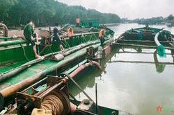 Bộ đội Biên phòng TP Hồ Chí Minh bắt giữ 3 phương tiện khai thác cát trái phép