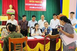 138 hộ dân ở Thạch Hà nhận tiền bồi thường giải phóng mặt bằng dự án cao tốc Bắc - Nam