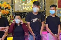 Khởi tố 11 đối tượng biến quán karaoke thành 'động lắc'