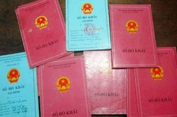 Mệt mỏi khi bị thu hồi sổ hộ khẩu