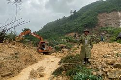 Mưa lớn, tạm hoãn tìm kiếm nạn nhân mất tích trong vụ núi lở vùi lấp thủy điện