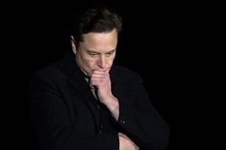 Công ty của tỷ phú Musk đòi Lầu Năm Góc trả tiền cho dịch vụ vệ tinh ở Ukraine