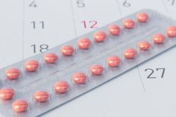 Hi hữu: Nam sinh lớp 9 uống nhầm 21 viên thuốc tránh thai của mẹ