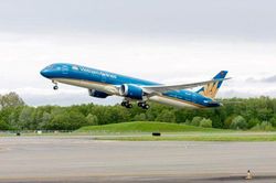Vietnam Airlines lùi giờ khởi hành nhiều chuyến bay do bão số 5