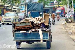 Để xe ba gác ngưng 'diễn xiếc' trên đường