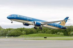 Vietnam Airlines điều chỉnh kế hoạch khai thác do ảnh hưởng của bão số 5