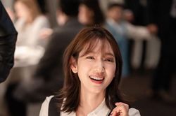 Park Shin Hye tươi trẻ sau khi sinh