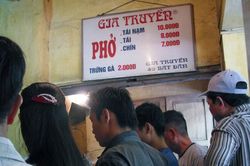 Cuộc đời sau ống kính: Gần 30 năm ăn phở Bát Đàn