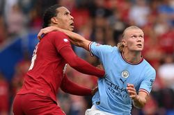 Liverpool vs Man City: Van Dijk háo hức được đối đầu Haaland và De Bruyne