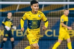 HLV Pau FC trả lời phỏng vấn khả năng về đá AFF Cup của Quang Hải