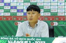 HLV Chun Jae Ho chưa hài lòng về Văn Hậu
