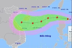 Bão Nesat đang hướng vào Biển Đông rất phức tạp, khó lường