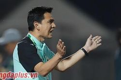 HLV Kiatisak: 'HAGL bám đuổi Hà Nội chỉ còn là chuyện nói đùa'