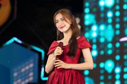 Không ngại chi tiền khủng báo hiếu bố mẹ nhưng Hòa Minzy vẫn lo lắng vì điều này