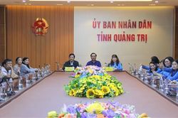 Thủ tướng Chính phủ Phạm Minh Chính đối thoại với phụ nữ Việt Nam