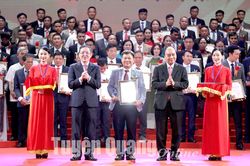 Tuyên Quang có 2 nông dân được trao Danh hiệu 'Nông dân Việt Nam xuất sắc' năm 2022