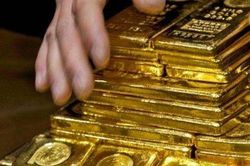 Giá vàng hôm nay 15/10: Biến động giá thế giới khiến nhà đầu tư trong nước đau đầu