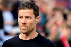 Tuần ác mộng của HLV Xabi Alonso