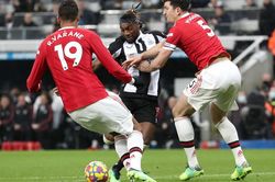 Tin MU 16/10: Chọn mua sao trẻ đồng hương Ronaldo. Nhận tin vui khi gặp Newcastle