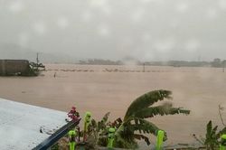 Bão Nesat nhấn chìm làng mạc, đất nông nghiệp ở miền Bắc Philippines