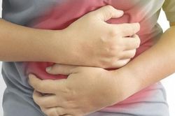 Chủ quan, người đàn ông phải cắt bỏ dạ dày