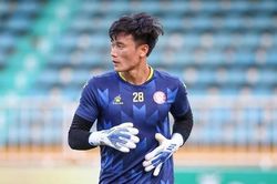 Thủ môn Bùi Tiến Dũng mượn thơ người khác tặng vợ đang mang bầu