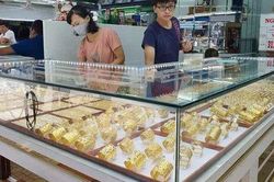 Giá vàng hôm nay 17/10: 'Quay xe' tăng giá, neo ở mức cao