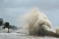 Bão số 6 đang cách quần đảo Hoàng Sa khoảng 190 km