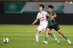 Lee Nguyễn khó cản Văn Quyết và Hà Nội FC