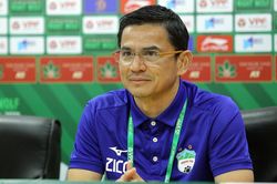 HLV Kiatisuk: 'Không dễ để giành 3 điểm tại V-League'