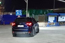 Tài xế nghi ngáo đá, lái ô tô náo loạn trong đêm