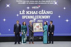 Phó Chủ tịch nước dự khai giảng tại Trường Đại học Khoa học và Công nghệ Hà Nội