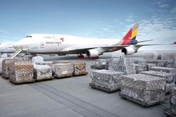 Danh mục dịch vụ hàng không do Bộ Giao thông vận tải áp khung giá và doanh nghiệp tự kê khai giá