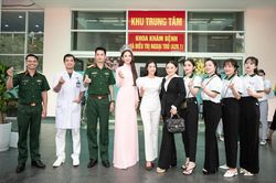 Hoa hậu Mai Phương đàn hát tri ân những 'bóng hồng' tại viện nhân dịp 20-10