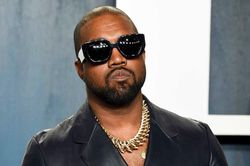 Gia đình George Floyd kiện Kanye West