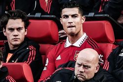Ten Hag nói về thái độ của Ronaldo khi bị thay ra