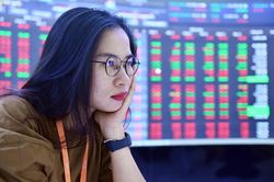 Thanh khoản chứng khoán thấp nhất 2 năm