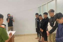 Bắt được nhóm trộm điện thoại di động ở Điện Máy Xanh trong lúc mưa lũ