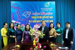 Chính trị - Xã hội Phụ nữ Tạo mọi thuận lợi để phụ nữ có điều kiện cống hiến, phát triển