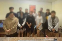 Nhóm nam nữ bị phát hiện khi đang tự chế hung khí gây sát thương cao