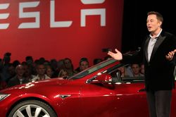 Elon Musk tuyên bố vốn hóa Tesla có thể bằng Apple và Aramco cộng lại