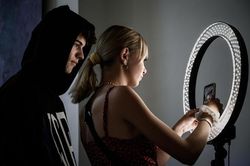 Chiêu trò tạo ra nỗi sợ để kiếm tiền trên TikTok