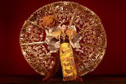 Quốc phục ấn tượng của Đoàn Thiên Ân thi Miss Grand International