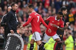 HLV Ten Hag bị chỉ trích vì thiếu tôn trọng Ronaldo