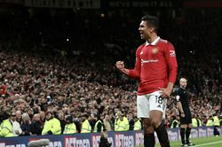 Casemiro được khen nức nở sau chiến thắng của MU
