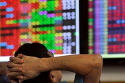 Giao dịch buồn tẻ, VN Index đảo chiều bất thành