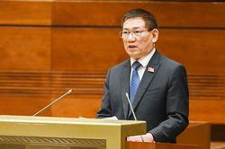 Chưa xem xét giảm thêm thuế với xăng dầu