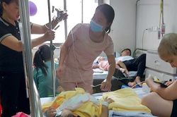 Những người Mẹ 'quên' ngày 20/10 vì con!